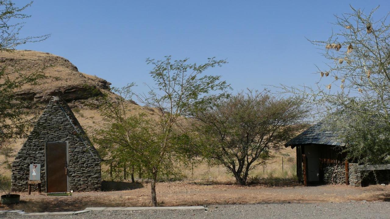 Rooiklip Camp Flintstoneアパートメント エクステリア 写真