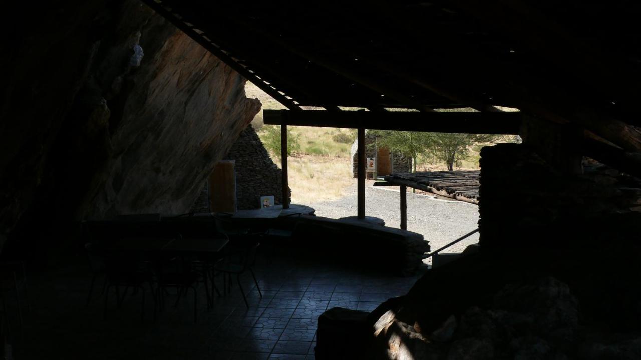Rooiklip Camp Flintstoneアパートメント エクステリア 写真